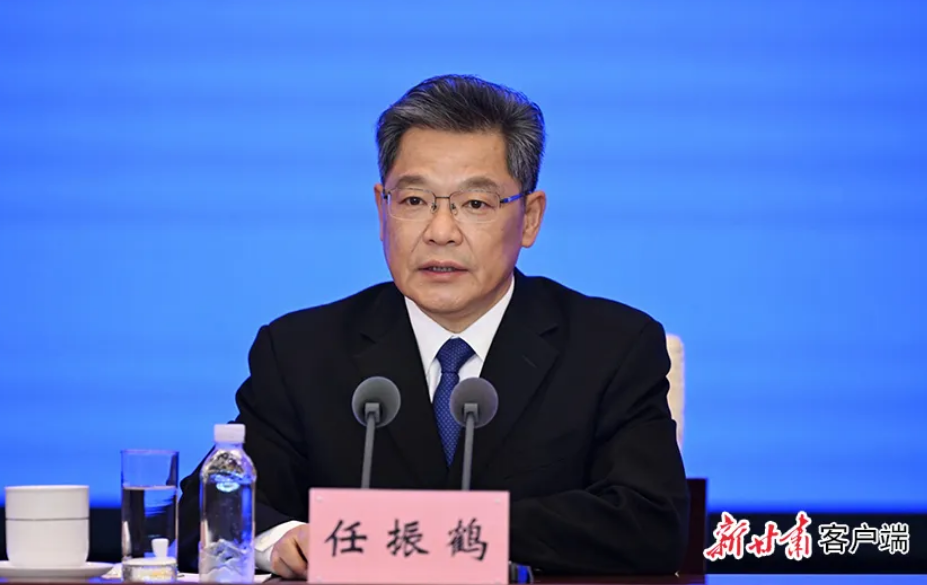 甘肃省长为来自甘肃的“00后”新科斯诺克世锦赛冠军吴宜泽点赞
